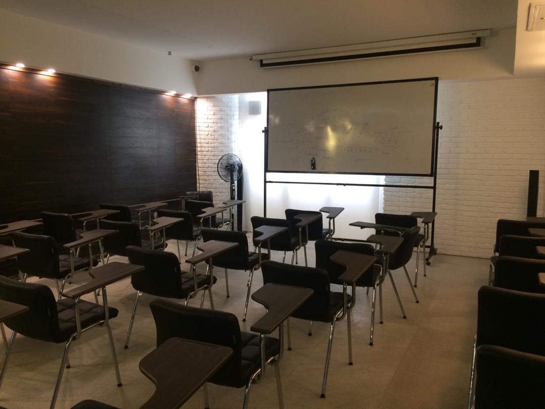 جردن 150متر در 3طبقه آپارتمان ویلایی منا